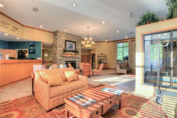 Quality Inn Cherokee image 7